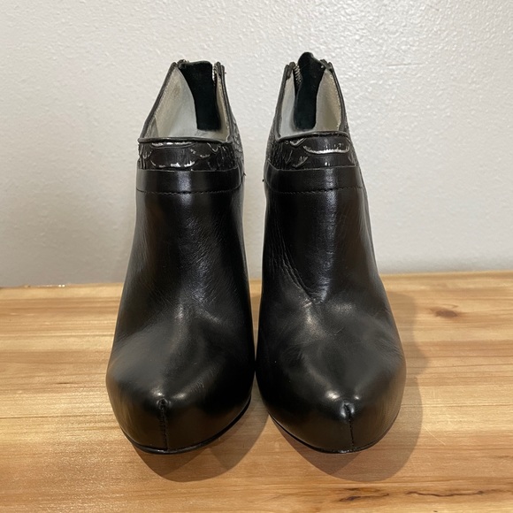 Charles David | Kaylan Black Ankle Bootie Sz 6 - Picture 2 of 4